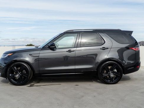 Used 2025 Land Rover Discovery Dynamic SE image 2