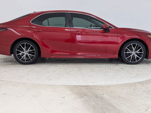 Used 2021 Toyota Camry SE image 8