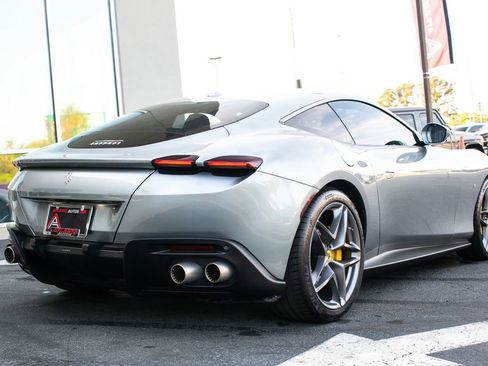 Used 2021 Ferrari Roma RWD image 17