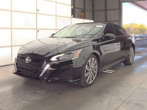 Used 2025 Nissan Altima 2.5 SL FWD image 1