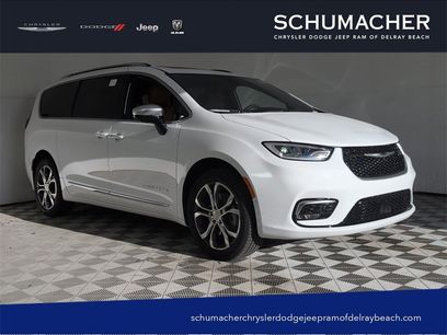 New 2025 Chrysler Pacifica Pinnacle w/ Trailer Tow Group