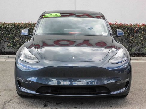 Used 2024 Tesla Model Y Performance image 2