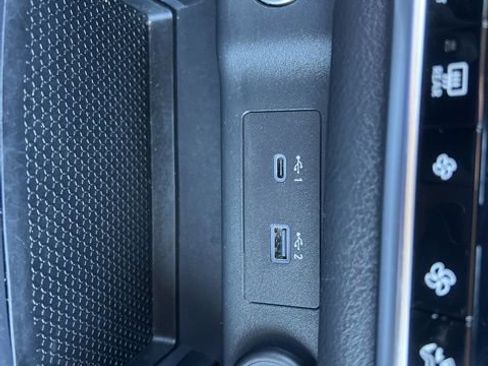 Used 2023 Nissan Rogue SV image 23