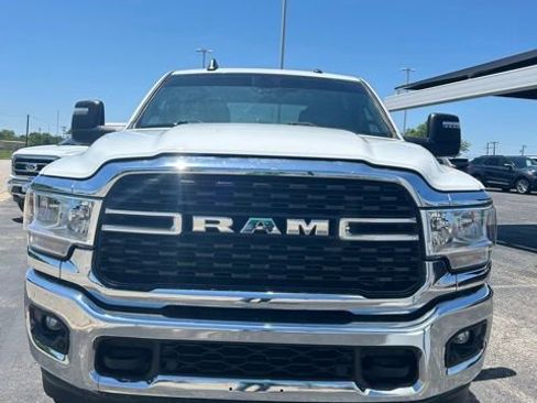 Used 2024 RAM 2500 Big Horn w/ Off Road Package AWD/4WD image 1