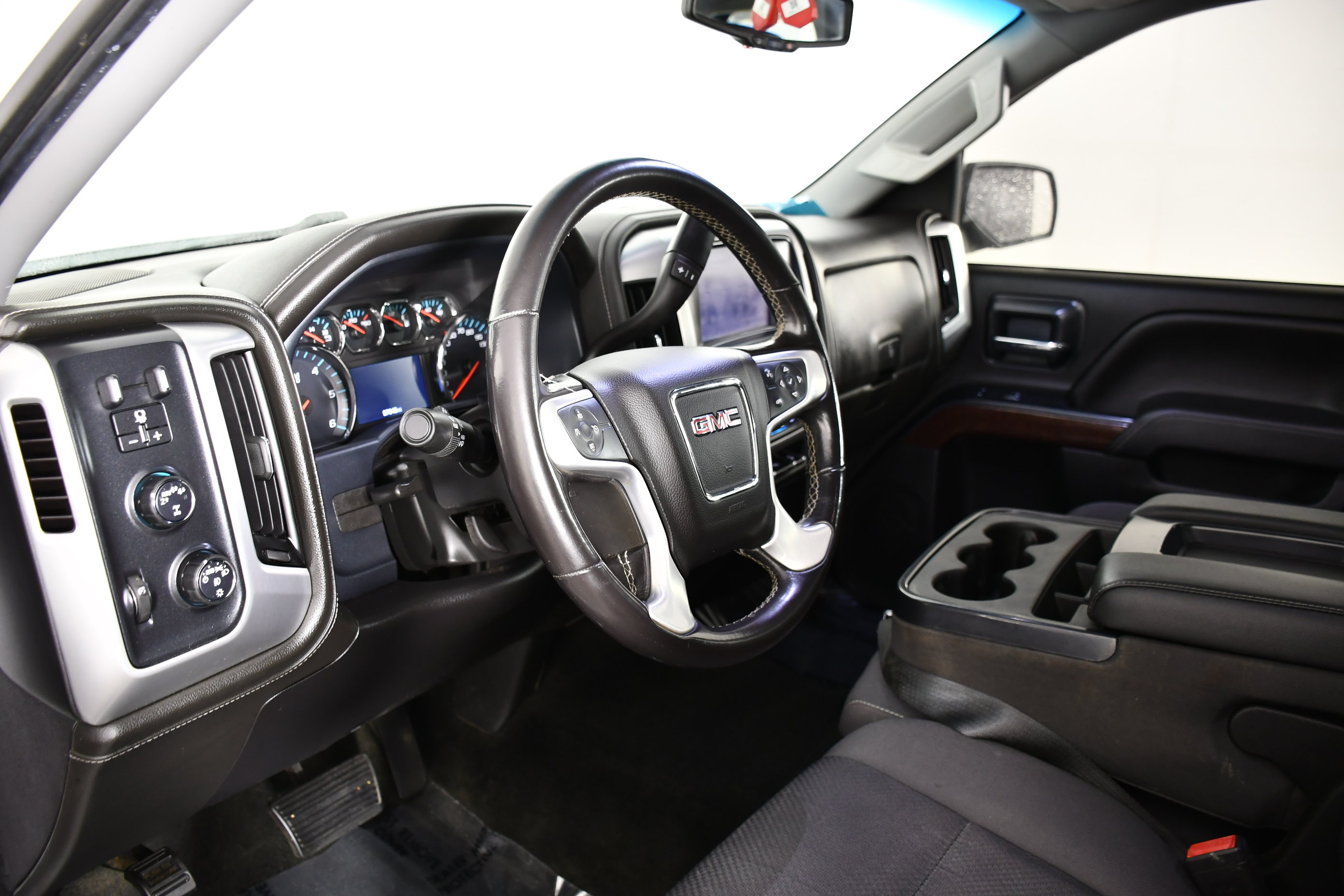 Used 2018 GMC Sierra 1500 SLE w/ SLE Value Package AWD/4WD image 35