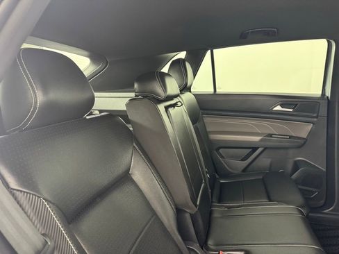 Used 2022 Volkswagen Atlas Cross Sport SE image 23