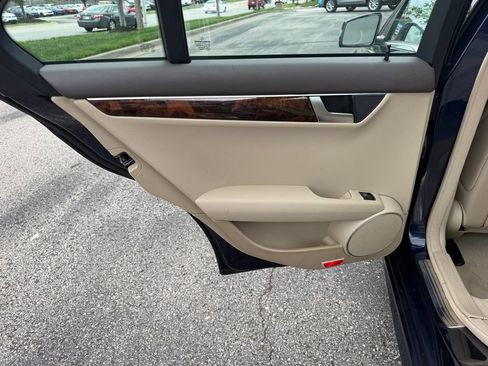 Used 2013 Mercedes-Benz C 300 4MATIC Sedan image 33