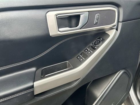 Certified 2022 Ford Explorer XLT w/ Equipment Group 202A image 20