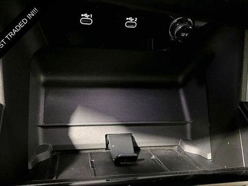 Certified 2025 Audi A6 e-tron Premium w/ Ultra Package AWD/4WD image 18
