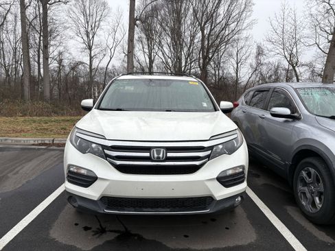 Used 2017 Honda Pilot Elite image 2
