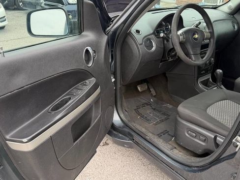 Used 2010 Chevrolet HHR LT image 16