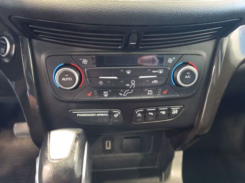 Used 2019 Ford Escape Titanium AWD/4WD image 23