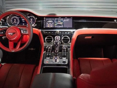 Used 2022 Bentley Continental GT image 23