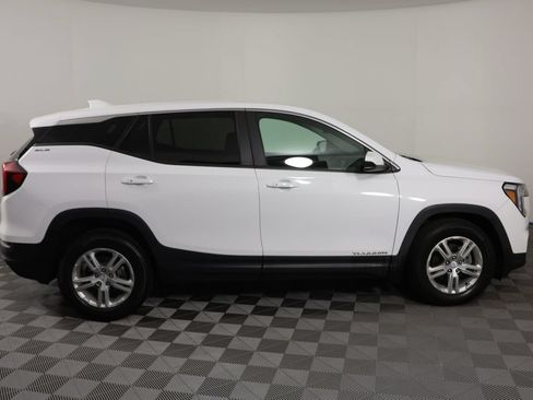 Used 2023 GMC Terrain SLE FWD image 9