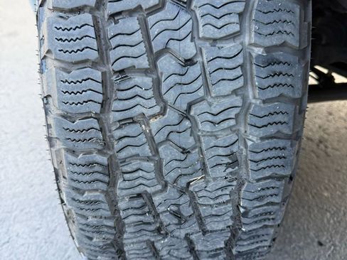 Used 2022 GMC Sierra 1500 SLE image 9