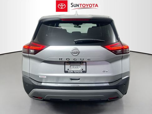 Used 2023 Nissan Rogue SV FWD image 5