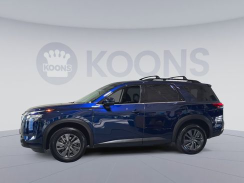 Used 2023 Nissan Pathfinder SV w/ Cargo Package image 7