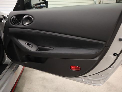 New 2025 Nissan Z NISMO w/ Floor Mat Package image 30