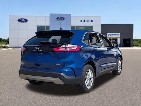 Used 2024 Ford Edge SEL w/ Convenience Package AWD/4WD image 3