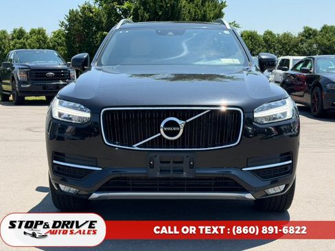 Used 2018 Volvo XC90 T5 Momentum w/ Momentum Plus Package AWD/4WD image 2