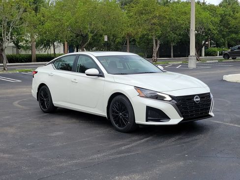 New 2026 Nissan Altima 2.5 SV w/ SV Special Edition Package FWD image 1