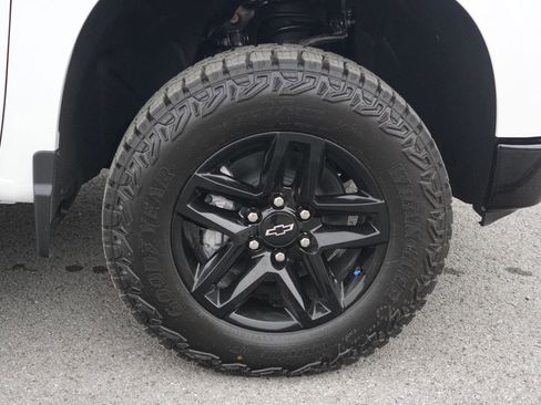 New 2026 Chevrolet Silverado 1500 Custom Trail Boss w/ LPO, Dark Essentials Package image 13