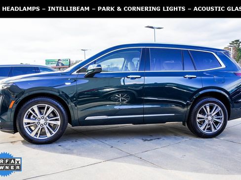 Used 2025 Cadillac XT6 Premium Luxury image 2