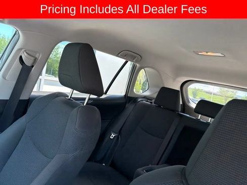 Used 2021 Toyota RAV4 LE AWD/4WD image 8