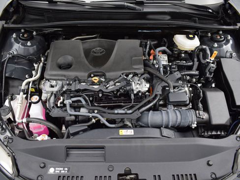 Used 2025 Toyota Camry LE image 9