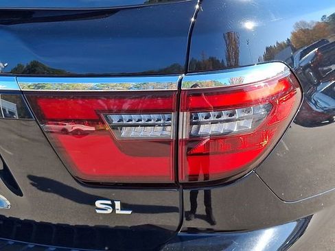 Used 2023 Nissan Armada SL image 12