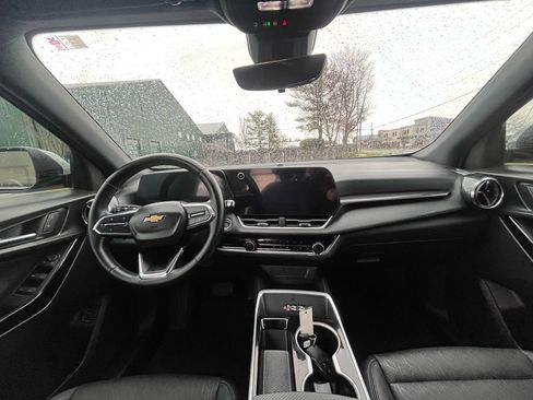 Used 2025 Chevrolet Equinox LT w/ Convenience Package II image 14