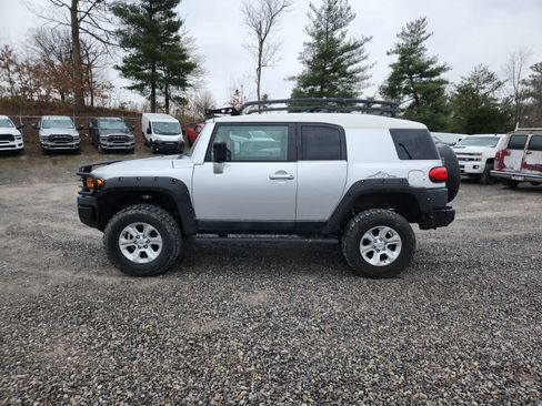 Used 2007 Toyota FJ Cruiser 4WD image 2