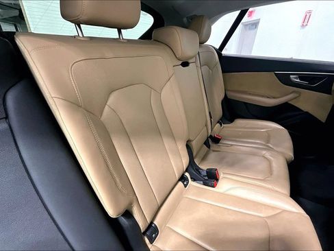 Used 2019 Audi Q8 Prestige AWD/4WD image 28