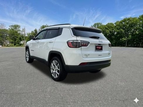 Used 2023 Jeep Compass Latitude AWD/4WD image 6