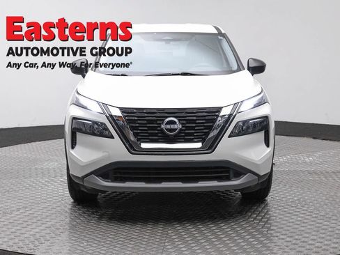 Used 2023 Nissan Rogue S AWD/4WD image 2