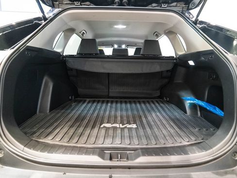 Used 2025 Toyota RAV4 XLE AWD/4WD image 33