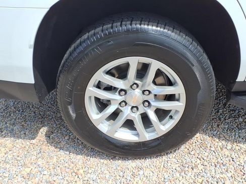 Used 2024 Chevrolet Tahoe LT RWD image 13