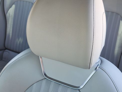 Used 2023 Genesis G70 2.0T w/ Sport Prestige Package RWD image 15