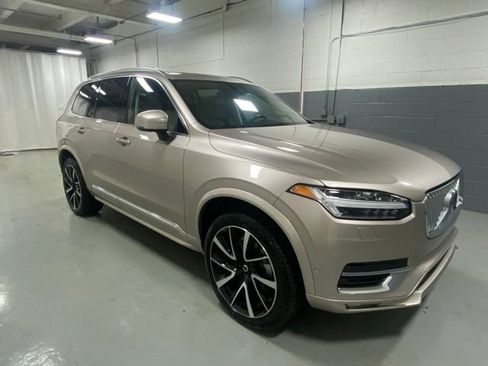 Used 2025 Volvo XC90 B5 Plus w/ Protection Package AWD/4WD image 4