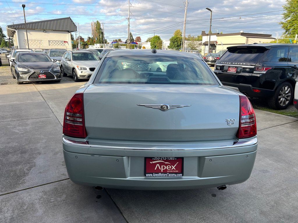 Used 2006 Chrysler 300 C w/ Protection Group II RWD image 6