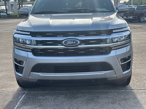 Used 2024 Ford Expedition Limited RWD image 3