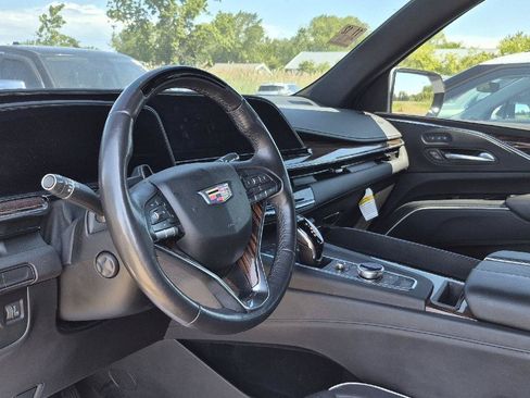 Used 2023 Cadillac Escalade ESV Premium Luxury w/ LPO, Floor Liner Package AWD/4WD image 9