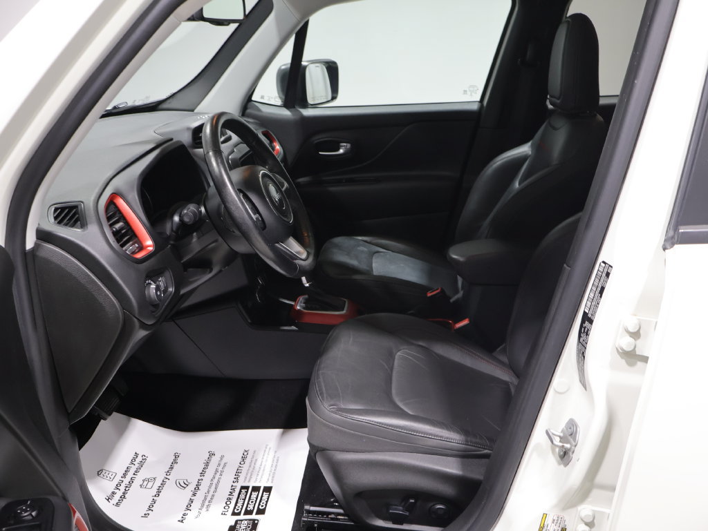 Used 2019 Jeep Renegade Trailhawk AWD/4WD image 10