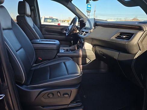 Used 2024 Chevrolet Tahoe Premier w/ Premium Package image 24