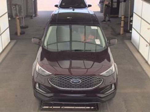 Used 2024 Ford Edge SEL w/ Convenience Package AWD/4WD image 2