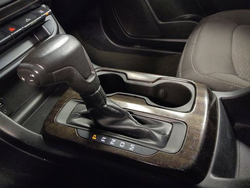 Used 2016 GMC Canyon SLE w/ SLE Convenience Package RWD image 26