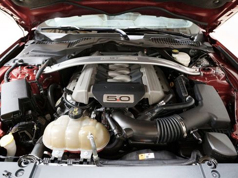 Used 2017 Ford Mustang GT Premium w/ Equipment Group 401A RWD image 38