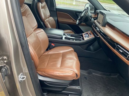 Used 2020 Lincoln Aviator Reserve w/ Equipment Group 202A image 25