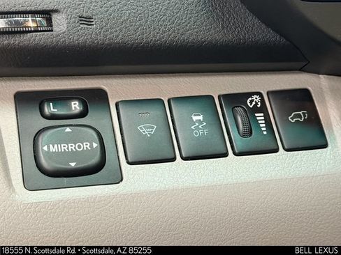 Used 2013 Toyota Highlander Limited AWD/4WD image 19