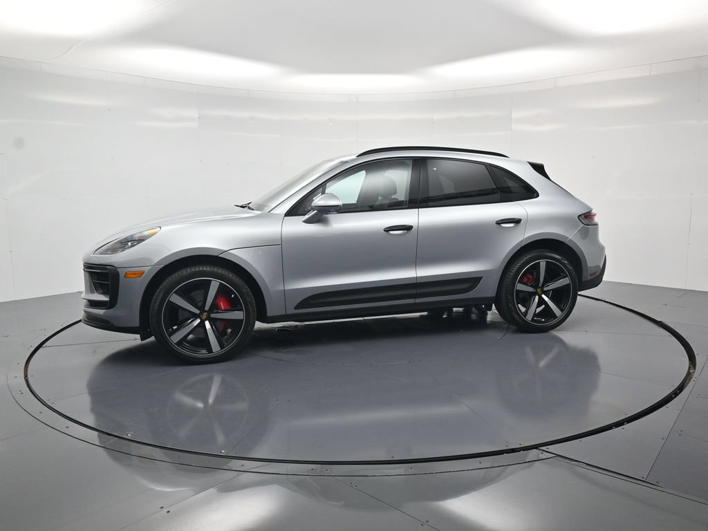 Certified 2023 Porsche Macan S AWD/4WD image 2